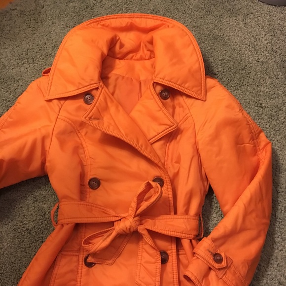 Vintage Jackets & Blazers - VINTAGE ORANGE slightly puffy trench